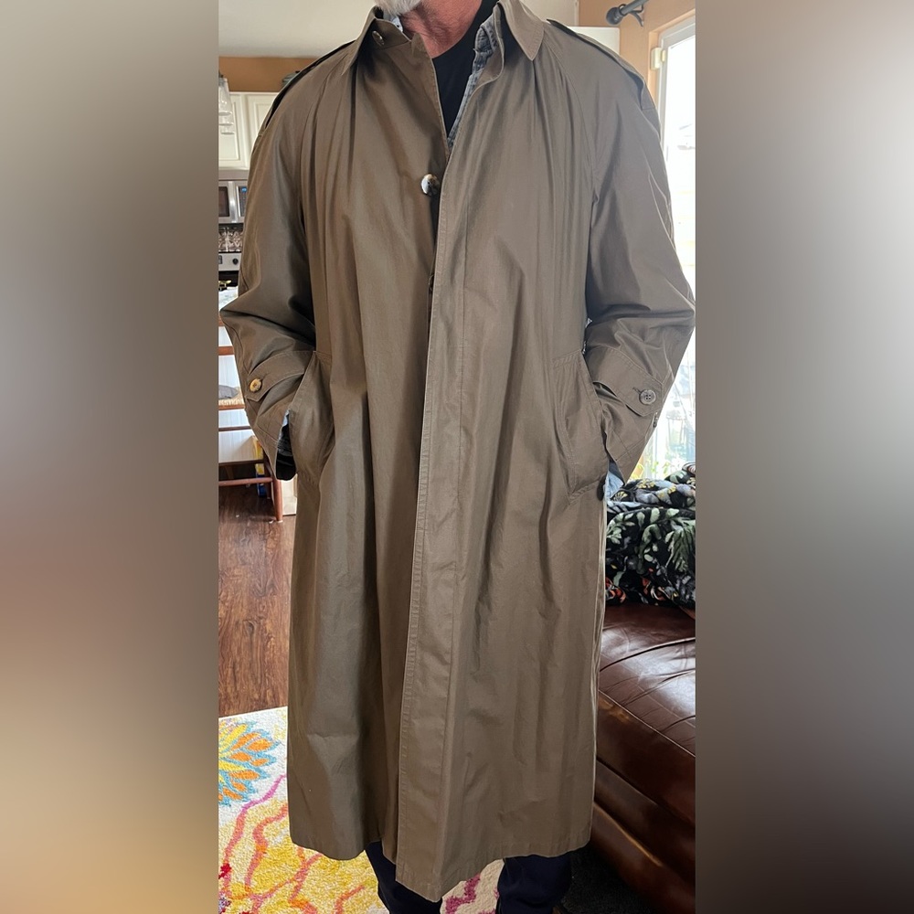 Men's Classic Embassy Square Tan Trench Coat